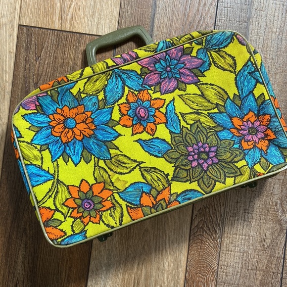 W. P. Hemenway Co Vintage Boho Floral Woven Carryon Suitcase - Picture 2 of 16